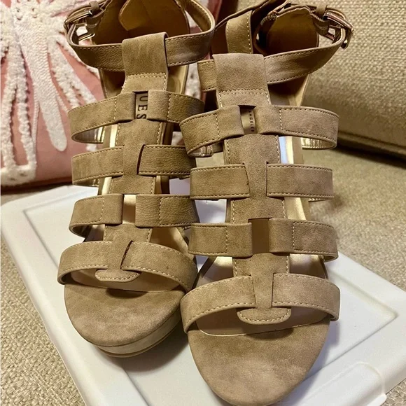 Guess platform heels 8.5 - Picture 6 of 6